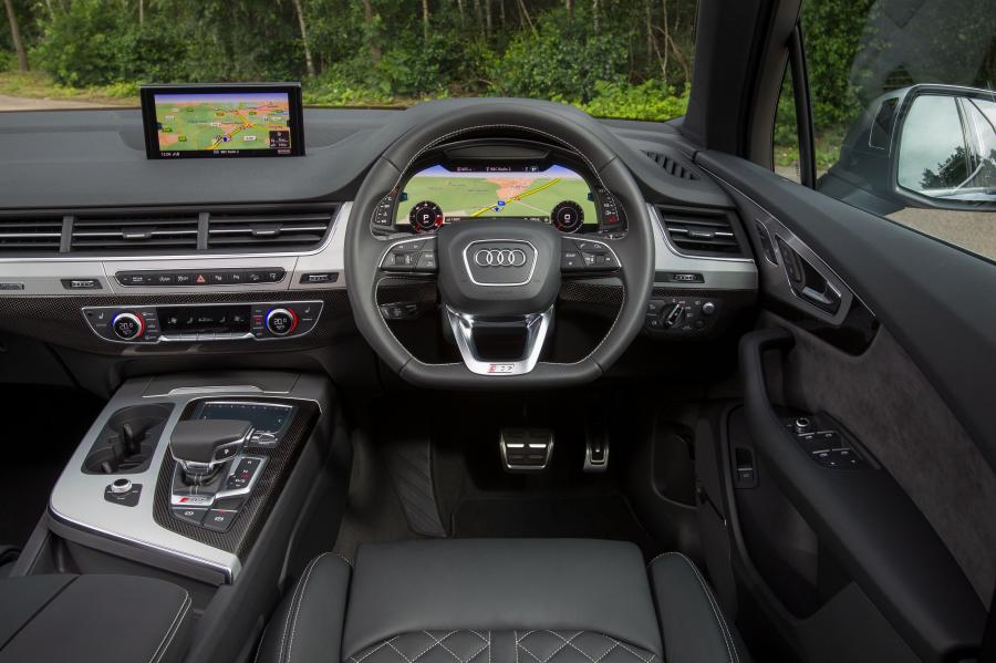 Торпедо Audi SQ7 TDI (4M) 2016 года  (UK) (фото 2 из 32)